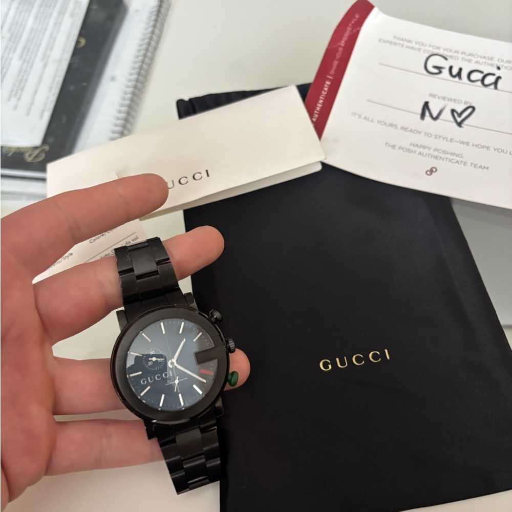 Gucci Black and Green Accent Watch - Picture 4 of 4